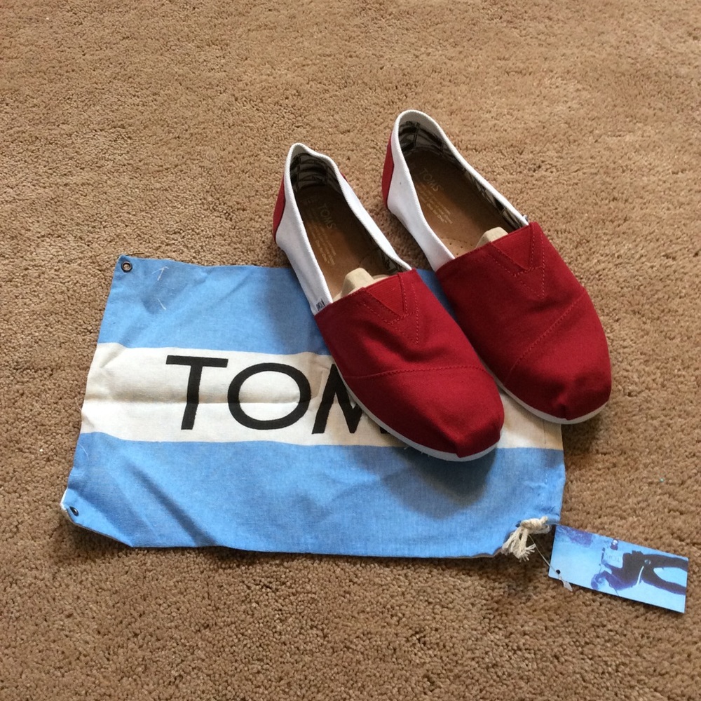 NWT Toms Red and White size 10